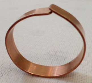 Pulseira chata bracelete em cobre puro com regulagem.